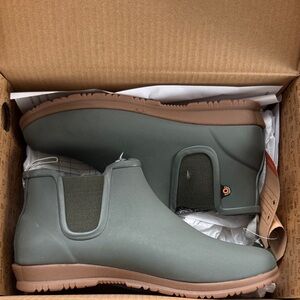 Bogs Green Lined Winter Rain Boots NWT